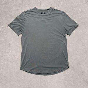 Cuts Essential Curved Hem T Shirt
